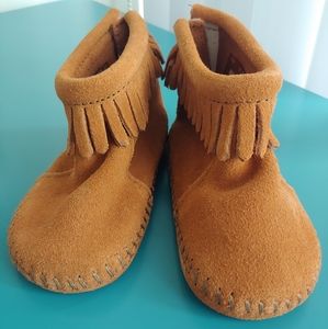 Minnetonka Toddler Moccasins Sz 5